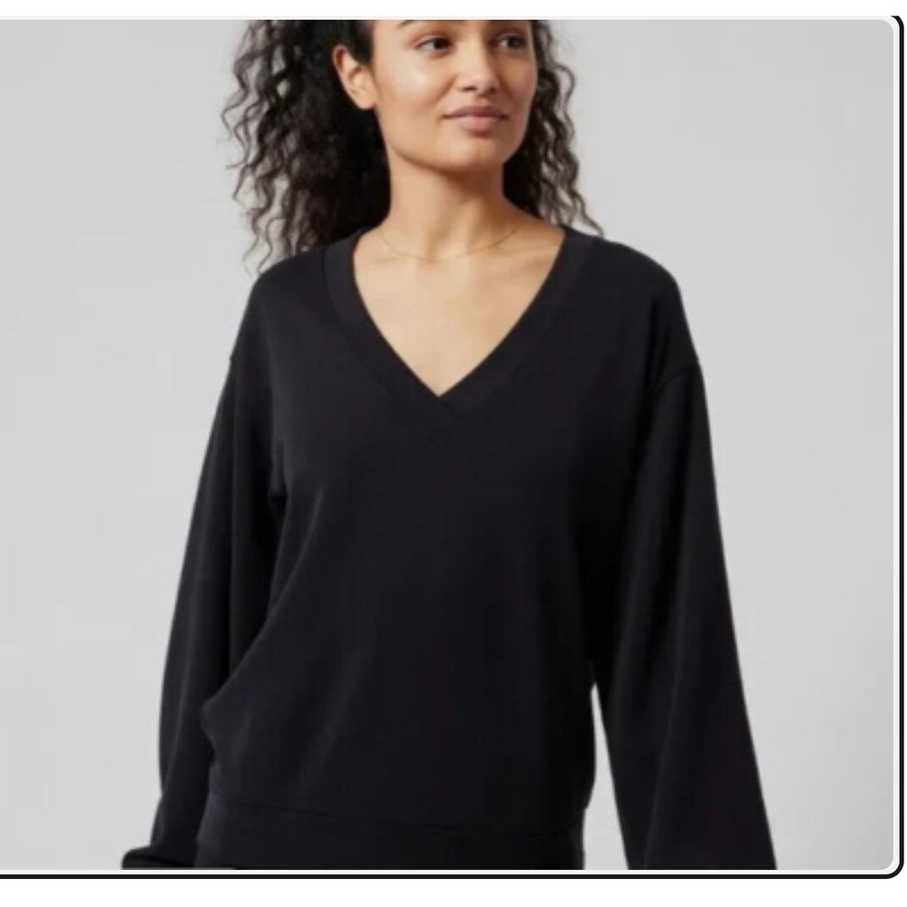 Athleta XS Black Pullover Long Sleeve Willow V Neck‎ Sweatshirt Athleisure